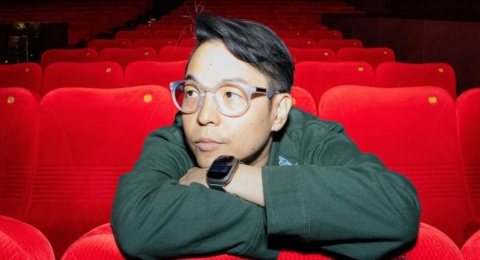 Bukan Sekadar Hiburan, Ernest Prakasa Sebut Komedi Jalan Halus Kritik Tajam