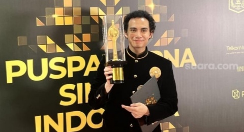 So Sweet, Omara Esteghlal Dedikasikan Piala Citra Pertamanya untuk Prilly!