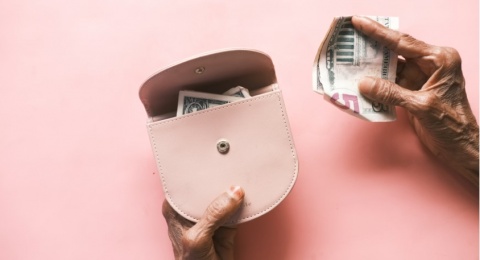 Mengenal Fenomena Pink Tax: Kenapa Produk Perempuan Selalu Lebih Mahal?