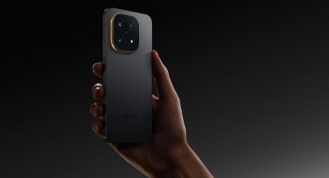 iQOO 15 Resmi Rilis, Jadi HP Gaming Tercepat di 2025?