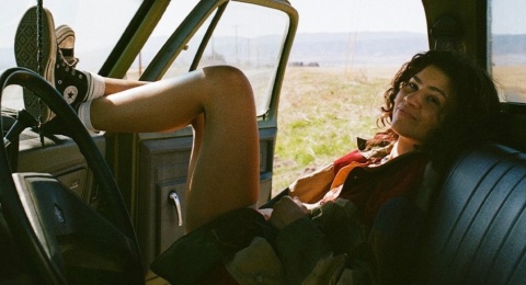 HBO Bagikan Poster Perdana Serial Euphoria Season 3, Tayang April 2026