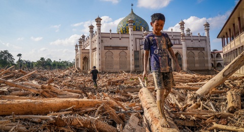 Saat Alam Bicara: Membaca Banjir dan Longsor Sumatera lewat Filsafat Minangkabau