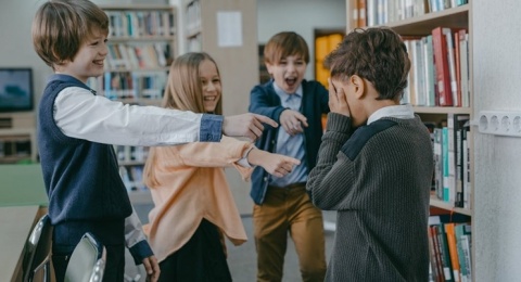 Ada Peran Orang Tua Cegah Potensi Anak Jadi Pelaku Bullying, Ajarkan Empati!