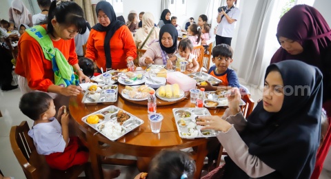 Program Makan Bergizi Gratis dan Negara yang Terlalu Cepat Merasa Menolong
