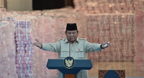 Antara Sumpah 'Rela Mati' Prabowo dan Kepungan Sengkuni Modern