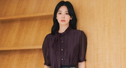 Intip 3 Ide Outfit Rok ala Song Hye Kyo, Cocok untuk Hijabers!