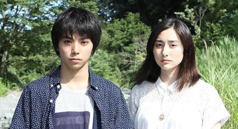 Ulasan Film Forget Me Not (2015): Saat Cinta Melawan Takdir untuk Tidak Dilupakan