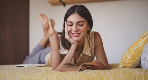 Tren Stay at Home Holiday: Kenapa Liburan di Rumah Jadi Pilihan Gen Z?