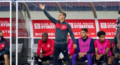 Kedatangan John Herdman dan Bludak Suporter Setia yang Hanya Bisa Dipancing Bukti Nyata di Lapangan