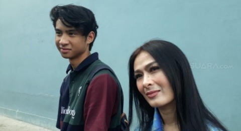 Iis Dahlia Buka Suara usai Devano Ubah Nama, Pastikan Tak Ada Unsur Mistis?