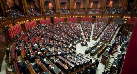 Demokrasi Bukan soal Kubu: Kenapa Kita Tak Bisa Kritik Tanpa Dicap?