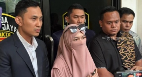 Tolak Damai, Wardatina Mawa Tetap Mantap akan Gugat Cerai Insanul Fahmi
