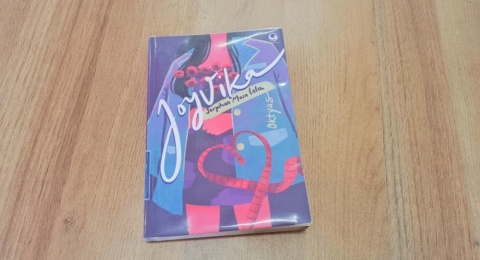 Seni Memahami Luka Tersembunyi di Novel Joyvika karya Oktyas