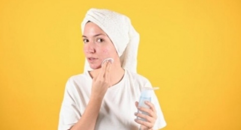 4 Micellar Water Witch Hazel Hapus Kotoran dan Sebum untuk Cegah Jerawat