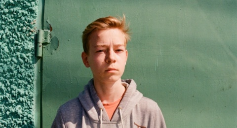 Merosotnya Moral Remaja: Benarkah Korban Zaman atau Bukti Kelalaian Kita?