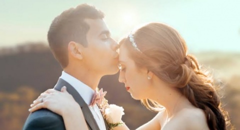 Di Balik Tekanan Menikah: Ada Kecemasan Ekonomi Orang Tua