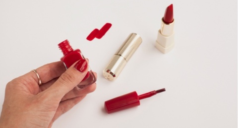 Biar Makin Stunning di Momen Imlek, Ini 5 Lipstik Merah yang Layak Dicoba