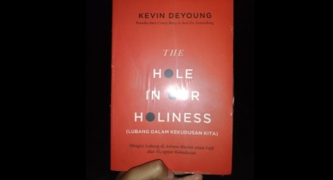 Refleksi Prapaskah: Menyelami Arti Kekudusan dari The Hole in Our Holiness