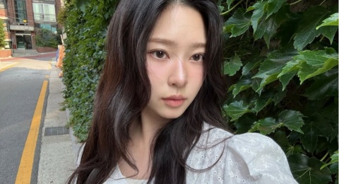 4 Padu Padan OOTD Long Sleeve ala Kim Min Ju, Modis dan Effortless!