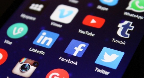 WNA Rasis di Medsos: Bisa Nggak Sih Dijerat Hukum Indonesia?