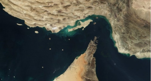 Bom Waktu Selat Hormuz: Mengapa Dapur Orang Indonesia Ikut Terbakar?