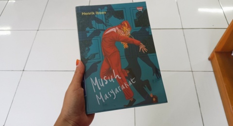 Kata Siapa Mayoritas Artinya Selalu Benar? Membaca Buku Musuh Masyarakat