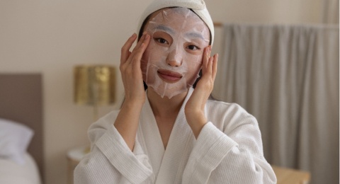 5 Sheet Mask untuk Hidrasi Kulit saat Puasa, Bikin Auto Lembap