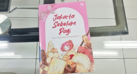 Memeluk Rasa Sepi di Novel Jakarta Sebelum Pagi