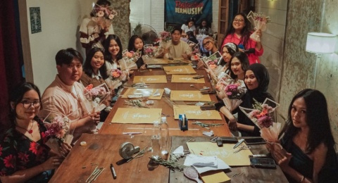 Merayakan Perempuan, FISTFEST Hadirkan Ruang Ekspresi Lewat Bunga dan Musik