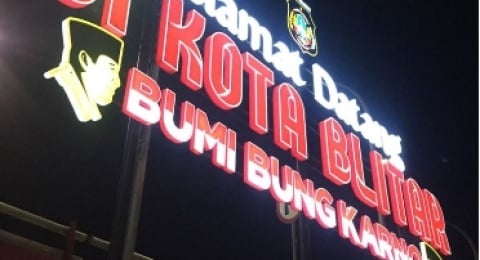 Trip Singkat 4 Jam di Blitar: Dari Rumah Masa Kecil Bung Karno Sampai "Umrah" Singkat