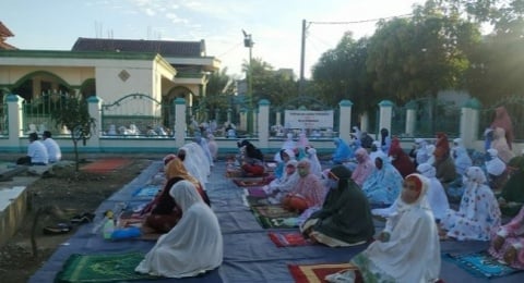 Sholat Ied atau Khutbah Dulu? Ini Hukum jika Tidak Mendengarkan Ceramah