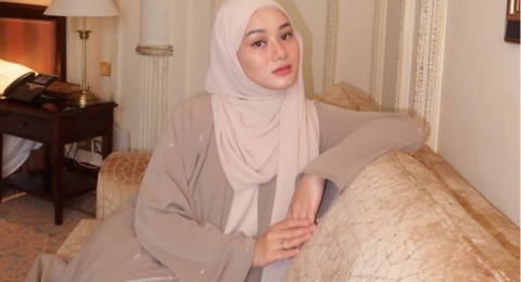 4 Inspirasi OOTD Bukber ala Dinda Hauw: Tampil Modest, Elegan, dan Classy!