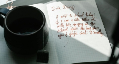 Rahasia Meredam Pikiran Berisik: Ganti Scrolling dengan Ritual 15 Menit Ini