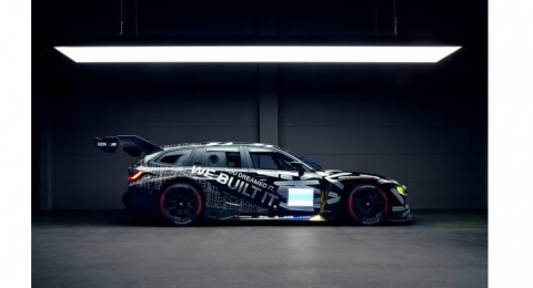 Awalnya Cuma Lelucon April Mop, BMW Sulap M3 Touring Jadi Mobil Balap