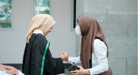 Setahun Sekali Aja Masih Gengsi? Minta Maaf Itu Bukan Aib