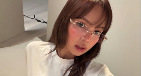 Intip 4 Gaya OOTD ala Lisa BLACKPINK saat Liburan di Bali, Effortless Abis!