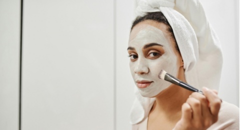Wajah Bebas Kilap! 4 Clay Mask Matcha untuk Pori-pori Lebih Bersih