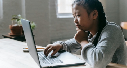 Menimbang Ulang Sekolah Daring di Tengah Krisis Global