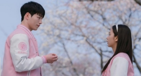 Review Boyfriend on Demand: Suguhkan Dopamine Cinta Tanpa Drama yang Nyata