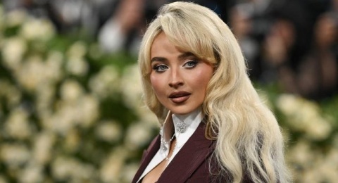 Sabrina Carpenter Klarifikasi: Minta Maaf Usai Sebut Tidak Suka Seruan Budaya Arab di Coachella