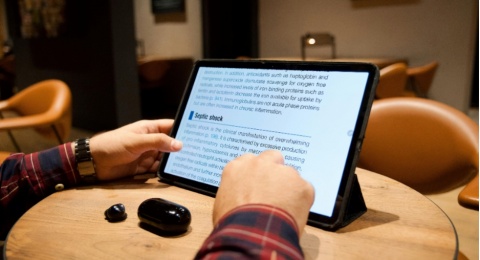 E-Reader atau Tablet: Mana yang Lebih Baik untuk Membaca di Tahun 2026?