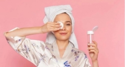 4 Cleansing Oil tanpa Alkohol, Angkat Makeup Waterproof pada Kulit Sensitif