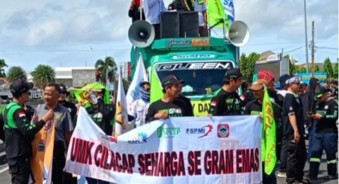 Katanya Kota Industri, Gaji Buruh Cilacap di Bawah UMK