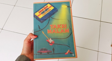 Menyusuri Gelap Kota di Taksi Malam: Antara Realita dan Moral yang Rapuh