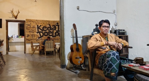 Seraut Kenangan dalam Secangkir Kopi di Kedai Tempo Doeloe Kalisat Jember