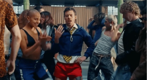 Esensi Lagu 'Dance No More' Milik Harry Styles Punya Makna Lebih Energik