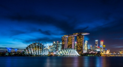 Lelaki yang Membawaku Naik Kapal dan Kabur ke Singapura