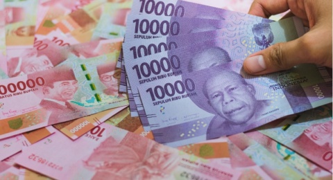 Rupiah Melemah Jangan Sampai Impulsif: Strategi Waras Hadapi Krisis