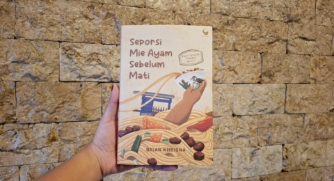 Syukuran Novel Seporsi Mie Ayam Sebelum Mati Cetakan ke-100: Ada Extra Chapter dan Bocoran Film!
