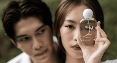 5 Rekomendasi Parfum Wangi White Floral yang Cocok Dipakai ke Kondangan